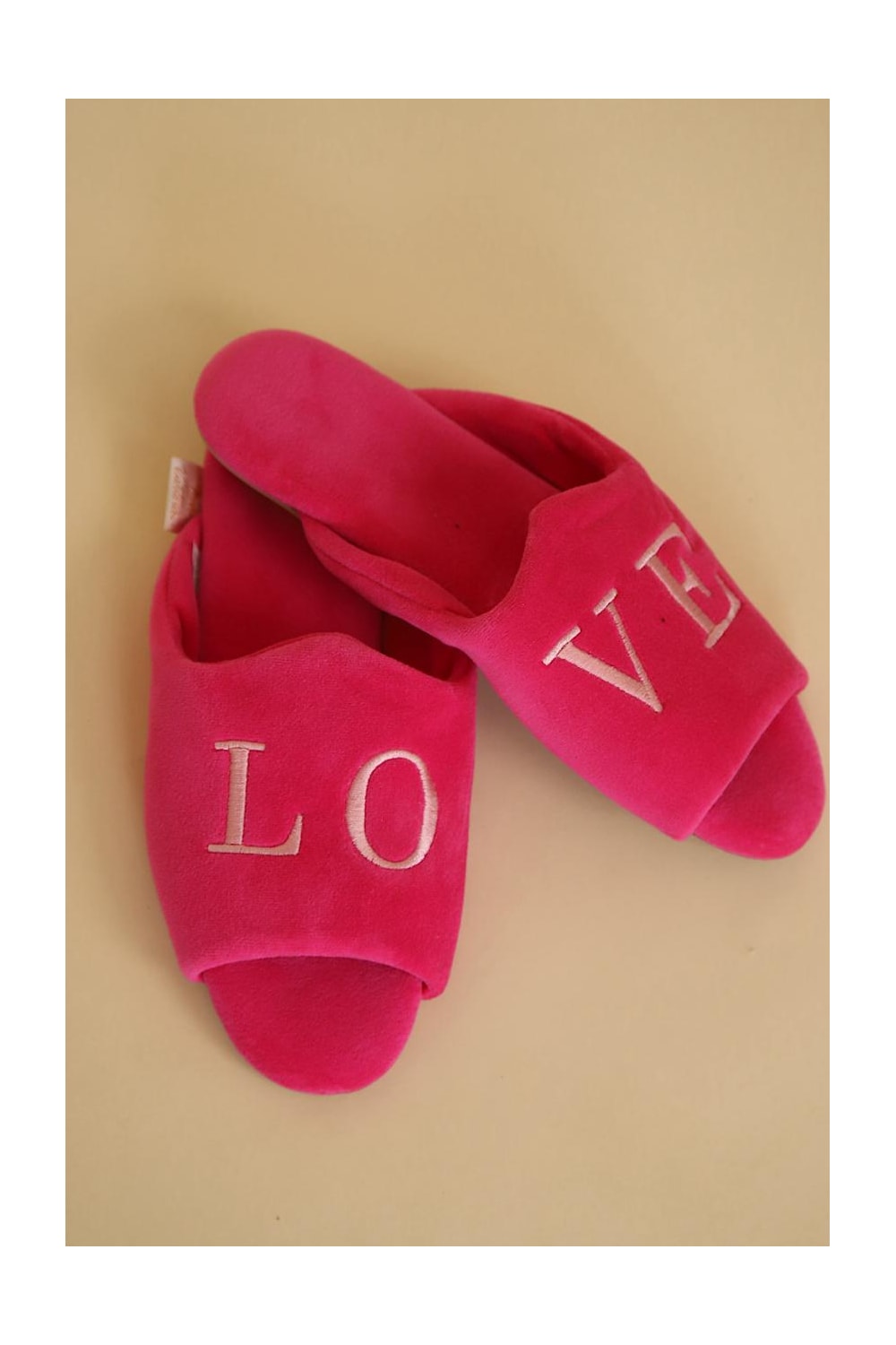 CHINELO RASTEIRO COM BORDADO LOVE (808-A)