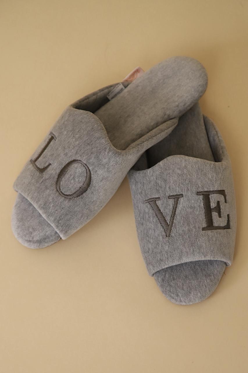 CHINELO RASTEIRO COM BORDADO LOVE (808-A)